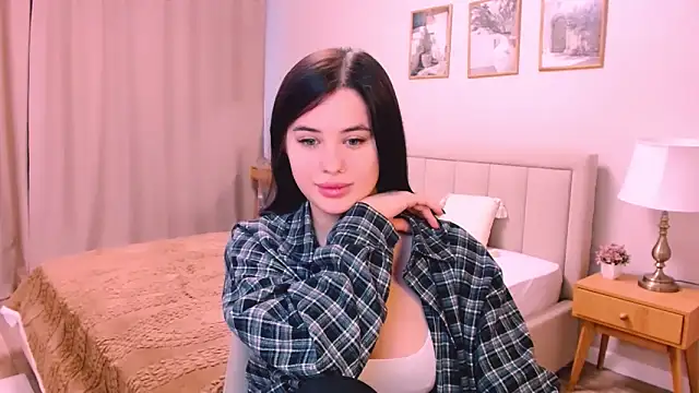 lil angel  online show from February 20, 2026, 2:19 pm