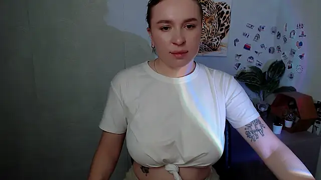 Snapshot of JuliaTopp_ chatting on March 2, 2026, 9:05 am JuliaTopp online show from March 2, 2026, 9:05 am