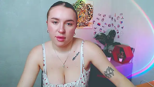 Snapshot of JuliaTopp_ chatting on January 13, 2026, 7:45 am JuliaTopp online show from January 13, 2026, 7:45 am