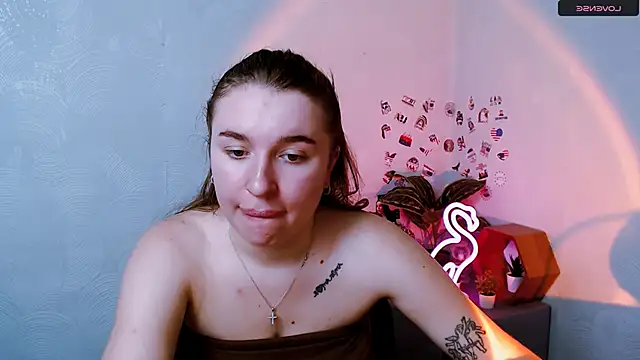 JuliaTopp  online show from November 18, 2025, 11:24 am