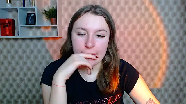 Snapshot of JuliaTopp_ chatting on January 19, 2026, 7:56 am JuliaTopp online show from January 19, 2026, 7:56 am