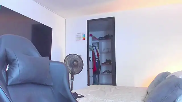 Snapshot of RJBarto chatting on September 30, 2025, 7:31 pm RJBarto online show from September 30, 2025, 7:31 pm