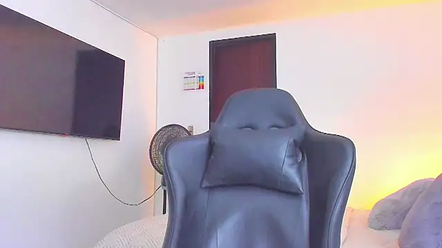 Snapshot of RJBarto chatting on September 28, 2025, 8:49 pm RJBarto online show from September 28, 2025, 8:49 pm