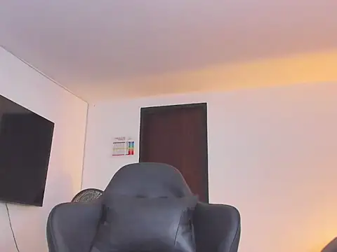 Snapshot of RJBarto chatting on September 19, 2025, 8:24 pm RJBarto online show from September 19, 2025, 8:24 pm