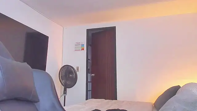 Snapshot of RJBarto chatting on October 1, 2025, 7:18 pm RJBarto online show from October 1, 2025, 7:18 pm