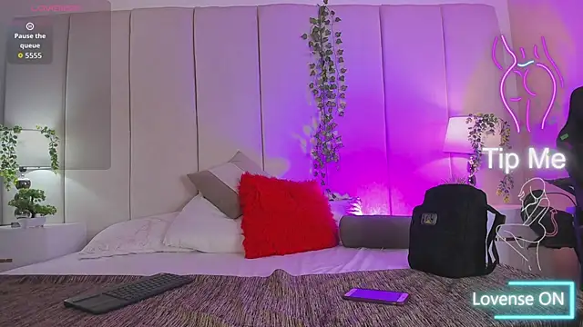 mia rousse25 online show from February 2, 2026, 2:16 pm