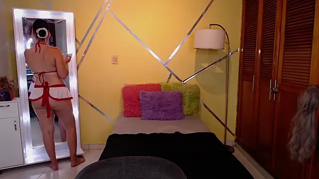 shirleyrojas online show from December 2, 2025, 7:48 pm