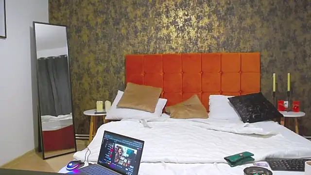 bignosebigcok online show from October 28, 2025, 5:23 pm