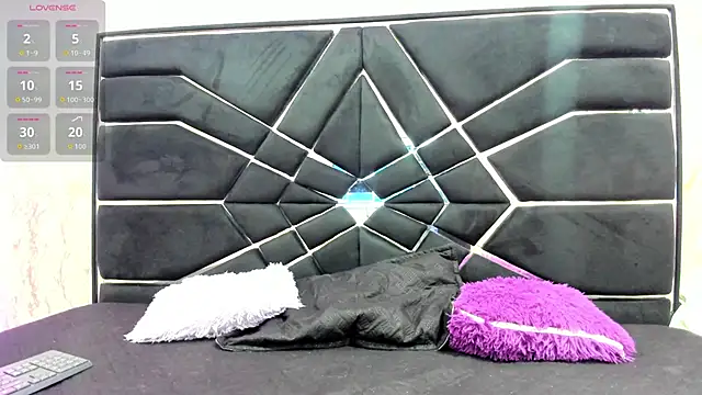 LITTLESUSSYY  online show from September 19, 2025, 11:47 am