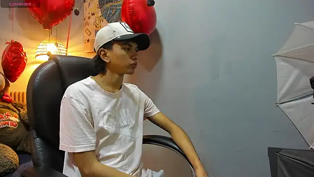 Snapshot of markbowie chatting on February 20, 2026, 1:02 pm markbowie online show from February 20, 2026, 1:02 pm