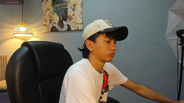 Snapshot of markbowie chatting on March 3, 2026, 1:29 pm markbowie online show from March 3, 2026, 1:29 pm