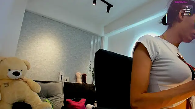 Snapshot of lily_cash1 chatting on March 25, 2026, 11:20 am lily cash1 online show from March 25, 2026, 11:20 am