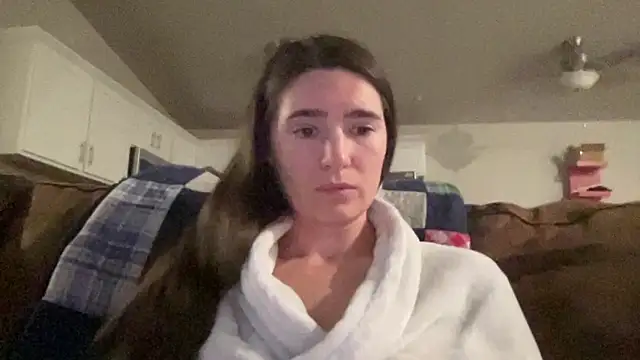 bambifarrina online show from April 14, 2026, 3:11 am