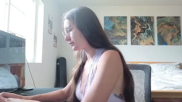 bambifarrina online show from June 11, 2026, 2:58 pm