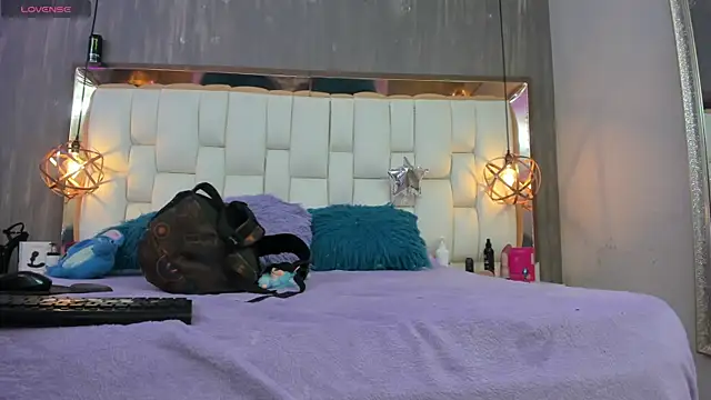 Foxxy Doll online show from April 20, 2026, 2:51 pm