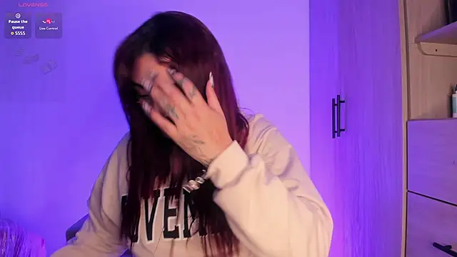 scarlett Collinss online show from January 7, 2026, 4:39 am