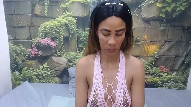Snapshot of GlowGoddessxx chatting on June 26, 2026, 1:44 am GlowGoddessxx online show from June 26, 2026, 1:44 am