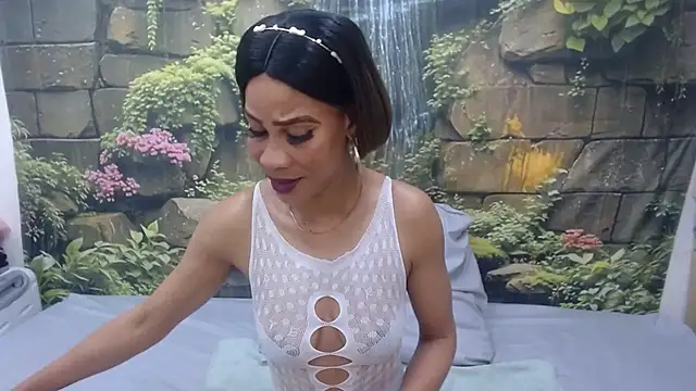 Snapshot of GlowGoddessxx chatting on June 10, 2026, 6:47 am GlowGoddessxx online show from June 10, 2026, 6:47 am