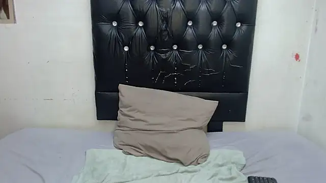 Snapshot of GlowGoddessxx chatting on July 28, 2026, 12:48 pm GlowGoddessxx online show from July 28, 2026, 12:48 pm
