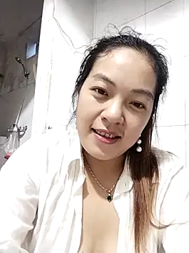 Snapshot of naop04 chatting on October 15, 2025, 10:45 am naop04 online show from October 15, 2025, 10:45 am