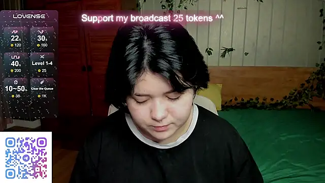 Snapshot of Alisa_Monroe chatting on October 15, 2025, 2:10 am Alisa Monroe online show from October 15, 2025, 2:10 am
