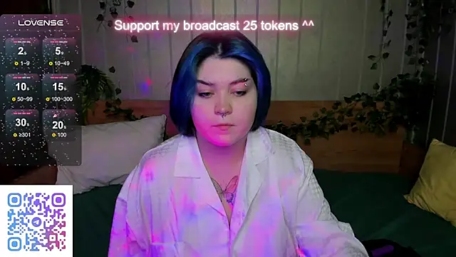 Snapshot of Alisa_Monroe chatting on October 6, 2025, 8:04 am Alisa Monroe online show from October 6, 2025, 8:04 am