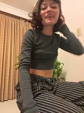 Snapshot of wildflower_sex chatting on November 22, 2025, 4:44 am wildflower sex online show from November 22, 2025, 4:44 am