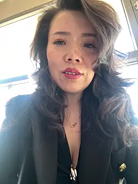 anna yngs online show from February 14, 2026, 5:18 am