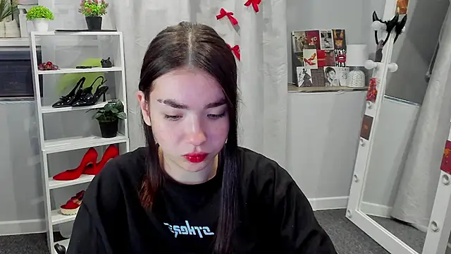 Snapshot of Marissa_Garcia chatting on September 9, 2025, 6:17 pm Marissa Garcia online show from September 9, 2025, 6:17 pm