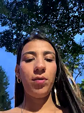 -juicy  online show from November 7, 2025, 10:35 pm