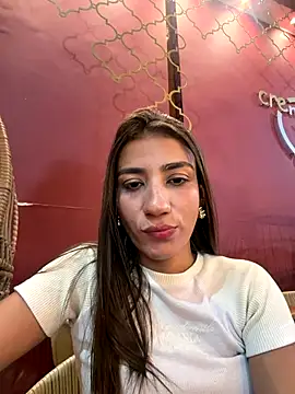 -juicy  online show from November 12, 2025, 10:35 pm