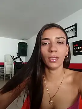 -juicy  online show from September 29, 2025, 8:47 pm