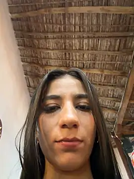 Snapshot of -juicy_ chatting on June 11, 2026, 12:32 am -juicy online show from June 11, 2026, 12:32 am