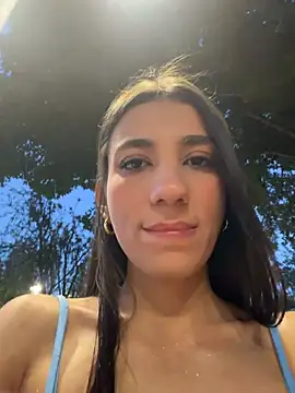 Snapshot of -juicy_ chatting on June 11, 2026, 11:24 pm -juicy online show from June 11, 2026, 11:24 pm