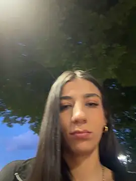 Snapshot of -juicy_ chatting on June 10, 2026, 11:28 pm -juicy online show from June 10, 2026, 11:28 pm