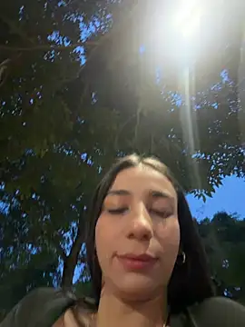 Snapshot of -juicy_ chatting on June 17, 2026, 11:25 pm -juicy online show from June 17, 2026, 11:25 pm