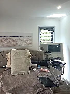 iamthepublickmasterbater online show from February 10, 2026, 10:53 pm