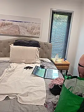 iamthepublickmasterbater online show from April 15, 2026, 1:33 am