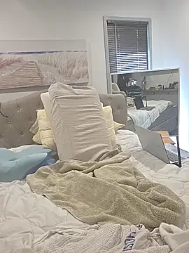 iamthepublickmasterbater online show from February 3, 2026, 11:43 pm