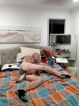 iamthepublickmasterbater online show from November 3, 2025, 2:31 pm