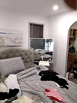 iamthepublickmasterbater online show from September 14, 2025, 8:48 am