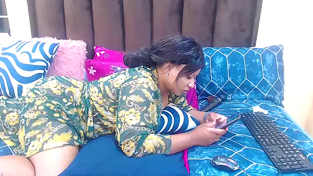 AfricanQueenxx40 online show from February 22, 2026, 6:42 pm