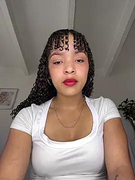 Snapshot of Yasmin777_ chatting on June 18, 2026, 8:47 pm Yasmin777 online show from June 18, 2026, 8:47 pm
