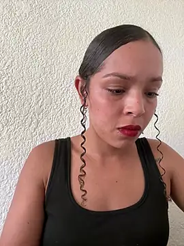 Yasmin777  online show from April 8, 2026, 8:32 pm