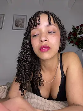 Snapshot of Yasmin777_ chatting on May 15, 2026, 5:05 am Yasmin777 online show from May 15, 2026, 5:05 am