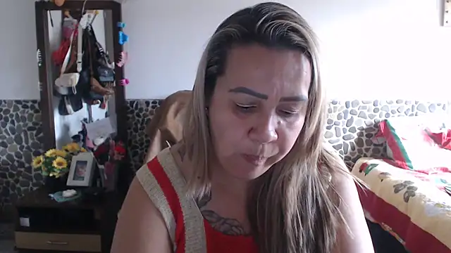 Snapshot of Miilu74 chatting on December 14, 2025, 9:20 pm Miilu74 online show from December 14, 2025, 9:20 pm