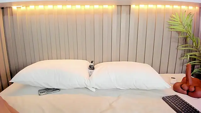 natalyWilliams online show from September 30, 2025, 12:55 pm