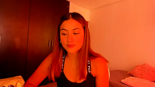 Snapshot of Ana__Pink chatting on October 25, 2025, 7:47 pm Ana  Pink online show from October 25, 2025, 7:47 pm