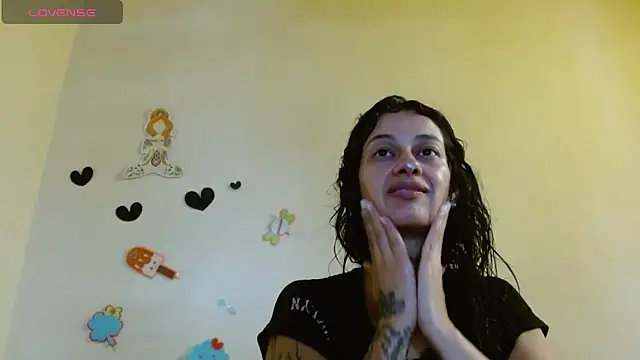 Snapshot of Akasha001 chatting on November 20, 2025, 6:41 pm Akasha001 online show from November 20, 2025, 6:41 pm