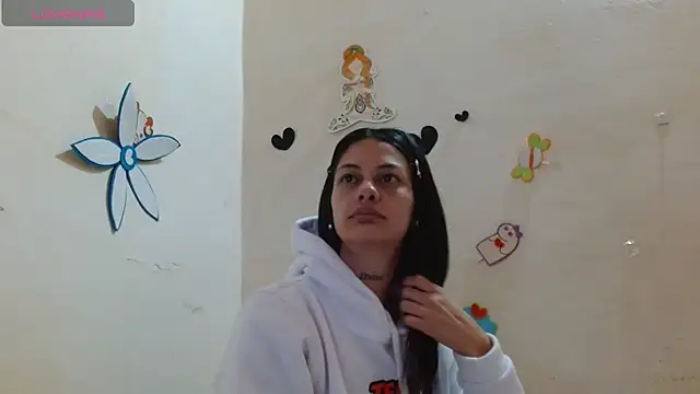 Snapshot of Akasha001 chatting on October 21, 2025, 10:47 am Akasha001 online show from October 21, 2025, 10:47 am